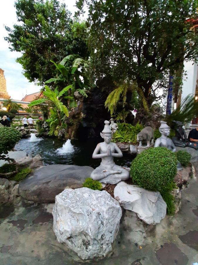 Chaiwat Guesthouse Bangkok Bagian luar foto