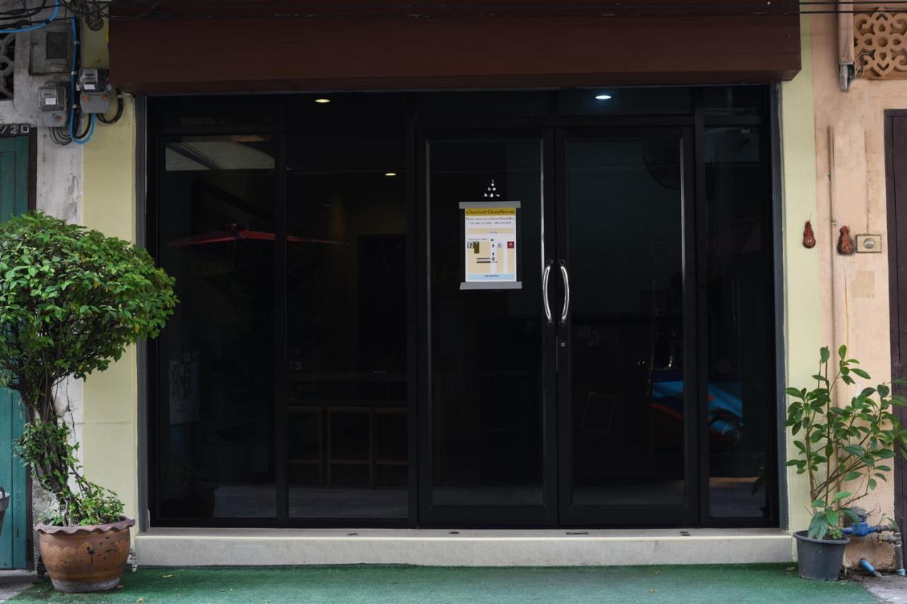Chaiwat Guesthouse Bangkok Bagian luar foto