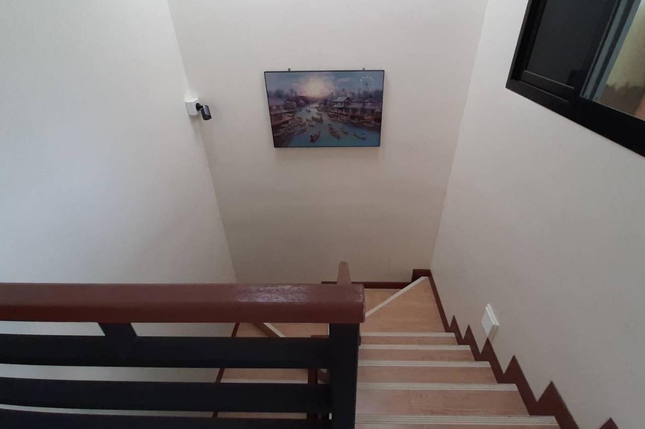 Chaiwat Guesthouse Bangkok Bagian luar foto